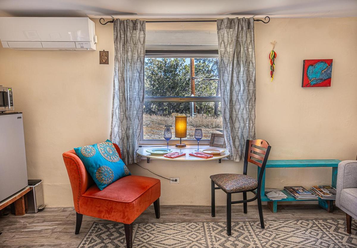 Pet Friendly Pinon Heaven Bed and Breakfast Canada de los Alamos Buitenkant foto