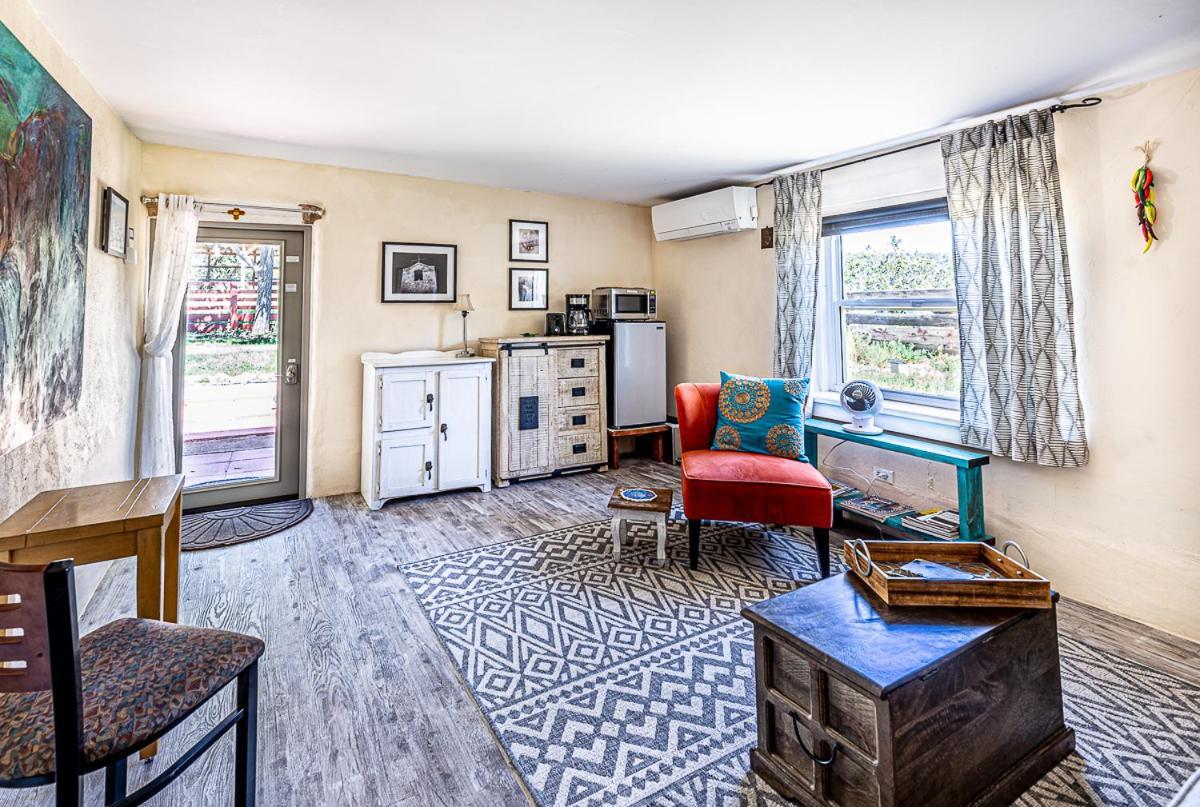 Pet Friendly Pinon Heaven Bed and Breakfast Canada de los Alamos Buitenkant foto